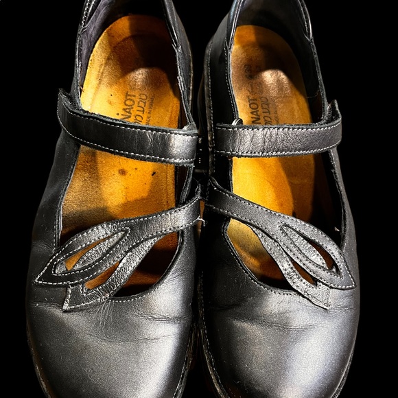 Naot MaryJanes Grey Metallic WMNS EU39 - Picture 2 of 6